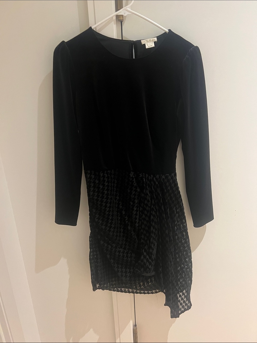 Shoshanna Black Long-Sleeve Velvet Top with Houndstooth Skirt